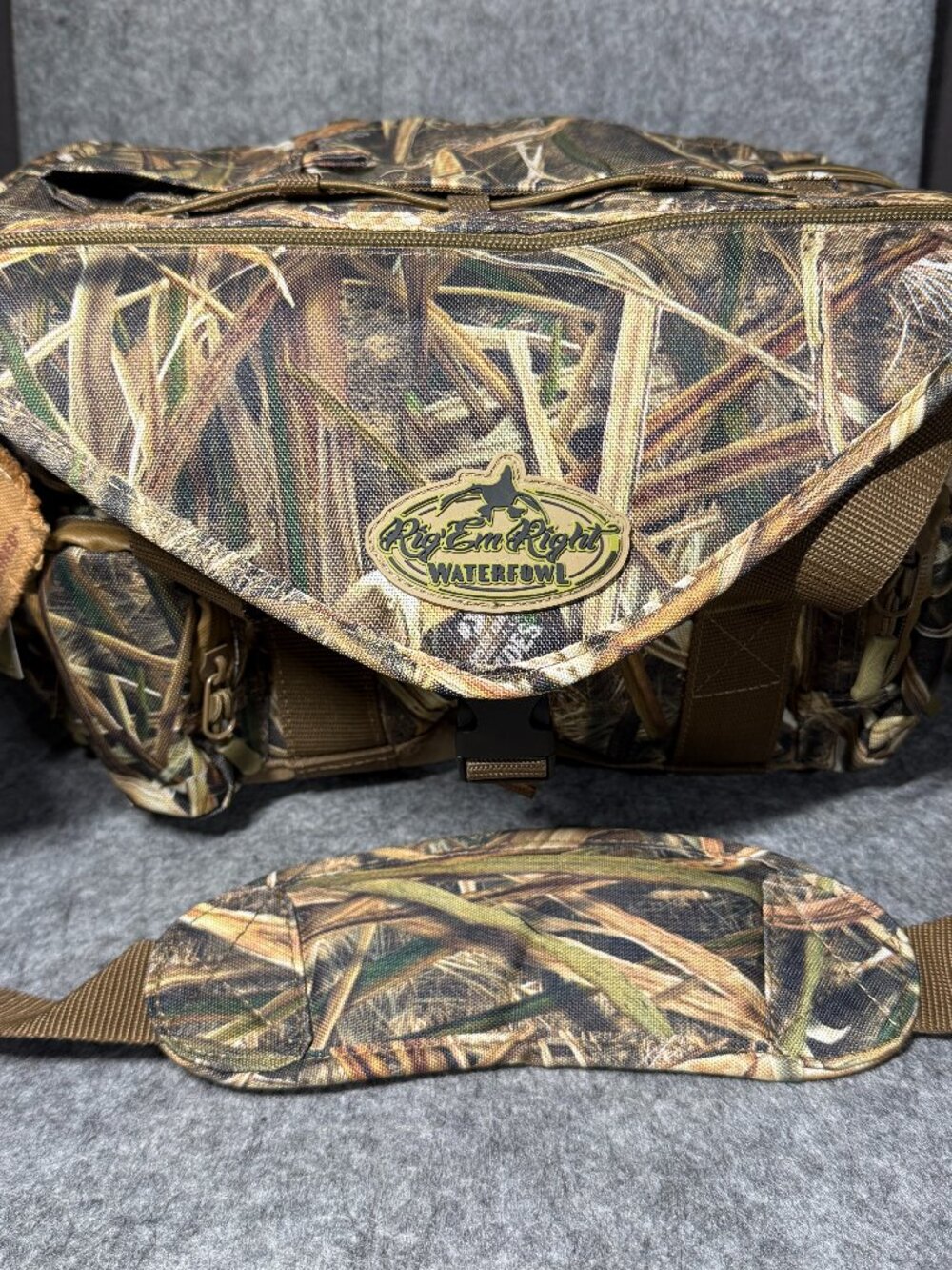 Rig'Em Right Waterfowl Standard Shell Shocker Blind Bag - Mossy Oak Blades